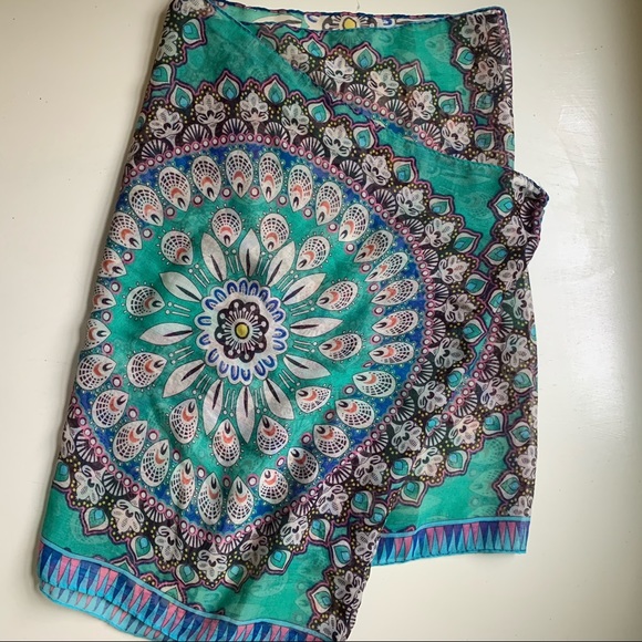 Brightly patterned scarf - Picture 2 of 2